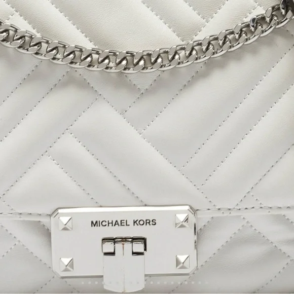 Elegant Michael Kors White Quilted Shoulder Bag - Picture 9 of 16